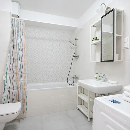 River Sunshine * بودابست