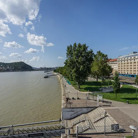River Sunshine * Budapest